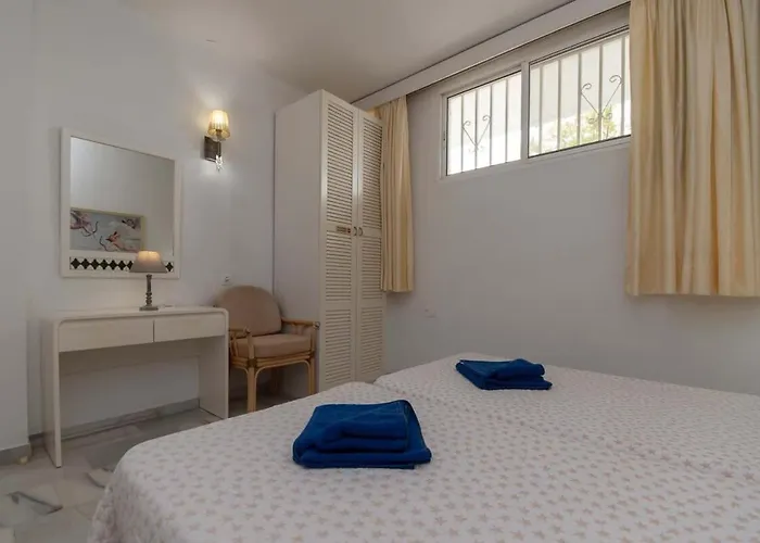 Апартаменты Altamira 38 - One Bed Адехе